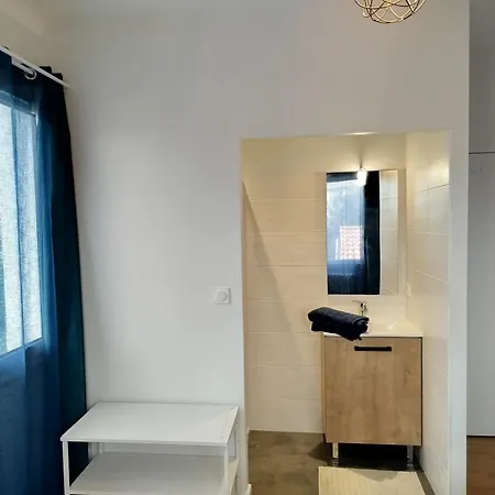 Chambre 4 Sur 4 Avec Sdb Privee Dans Logement Partage Affittacamere